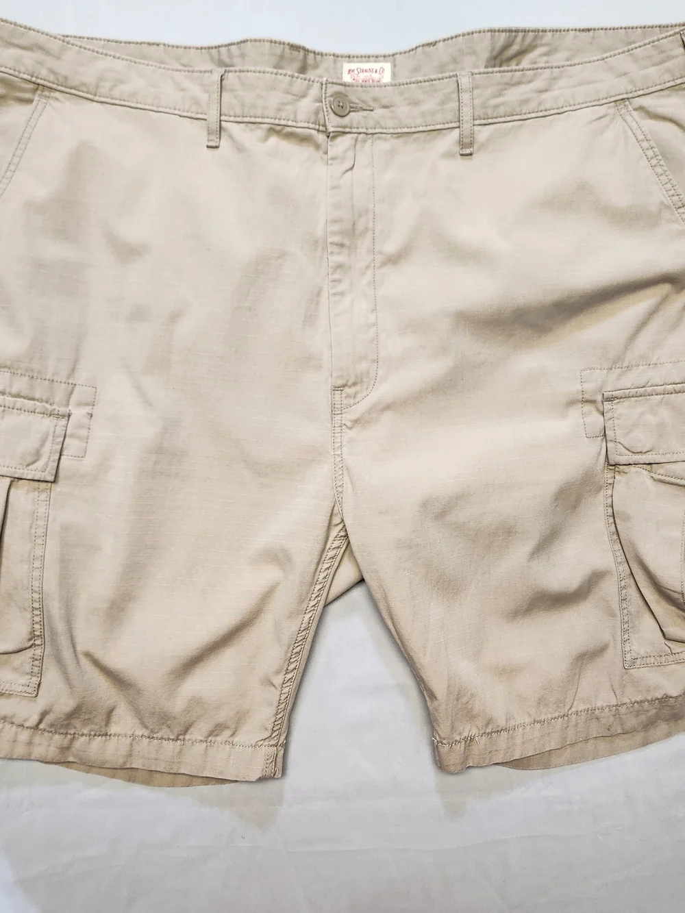 Levi's Cargo Shorts Size 48 Beige Tan Khaki 100% Cotton Hiking Outdoor Gorpcore